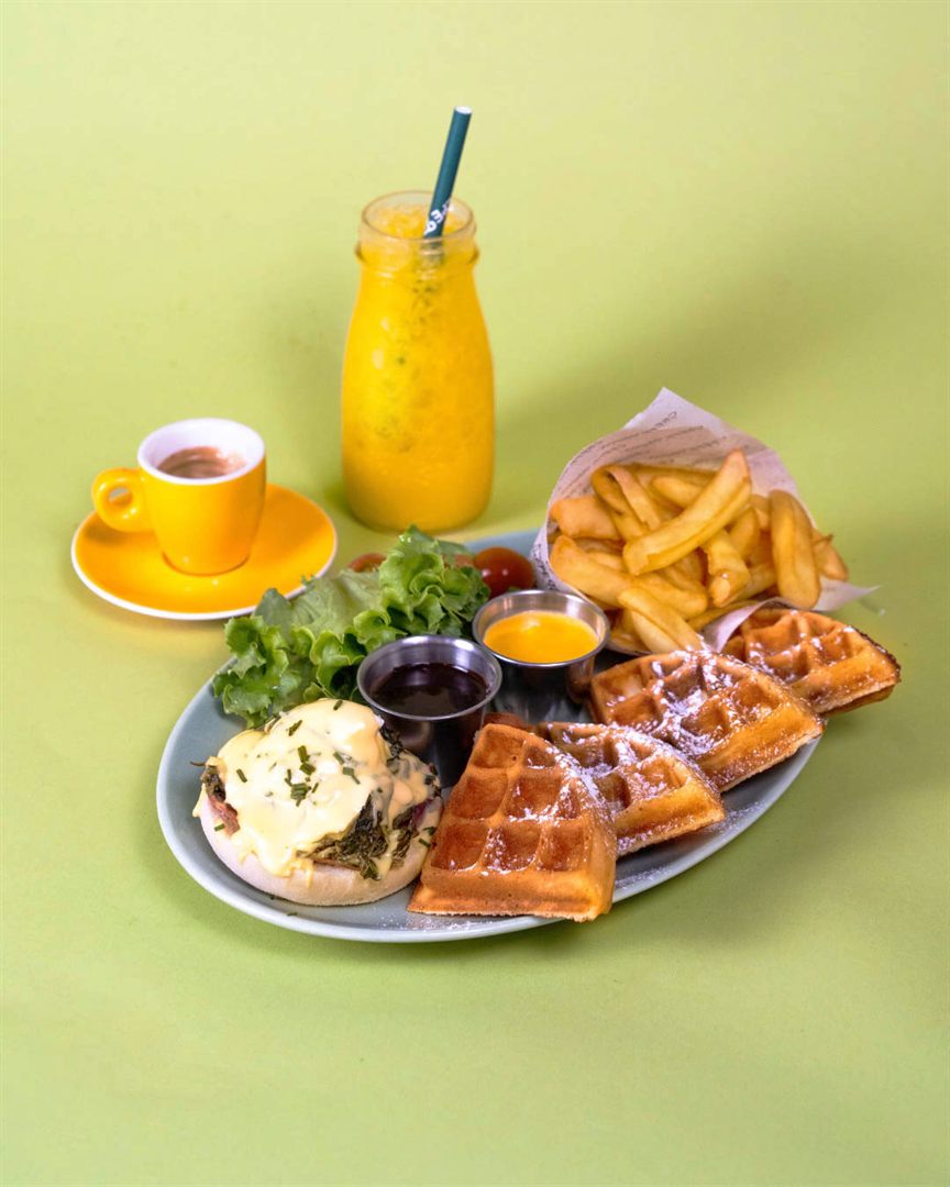 Formule brunch complète avec plat salé et dessert
